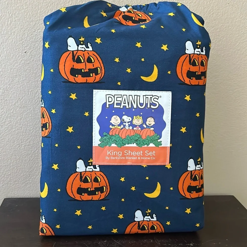 New Peanuts Snoopy Spooky  Halloween King Sheet Set Pumpkin Navy Blue Starry